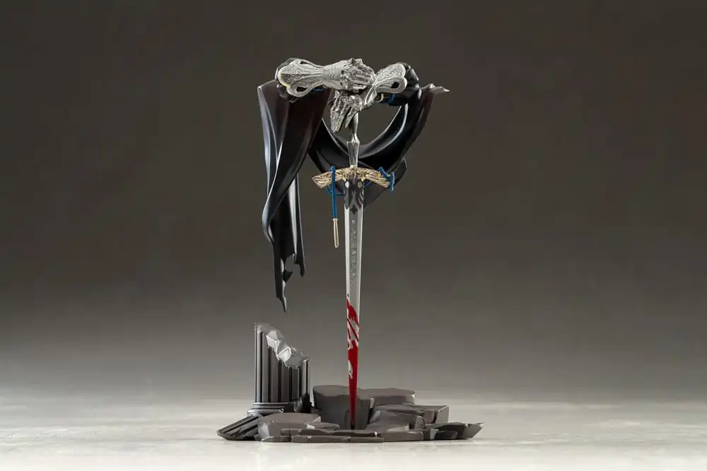 Reverse: 1999 Limepie Series PVC Statue Knight 17 cm